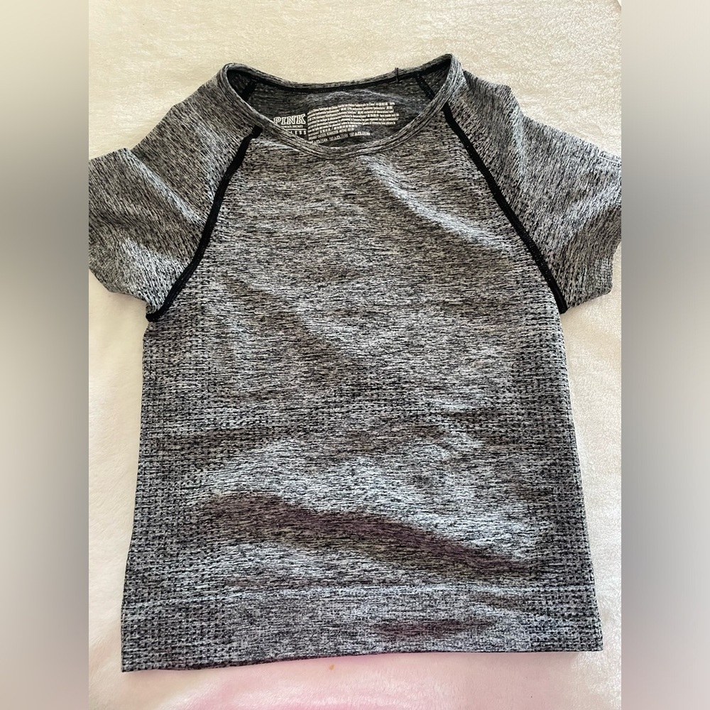 Victoria secret workout shirt 💕